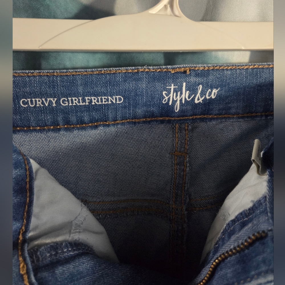 Style & Co. Women's Girlfriend Jeans - Light Wash - Picture 4 of 11